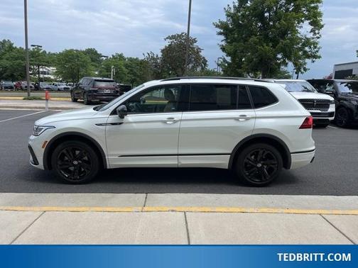 2023 Volkswagen Tiguan 2.0T SE R-Line Black
