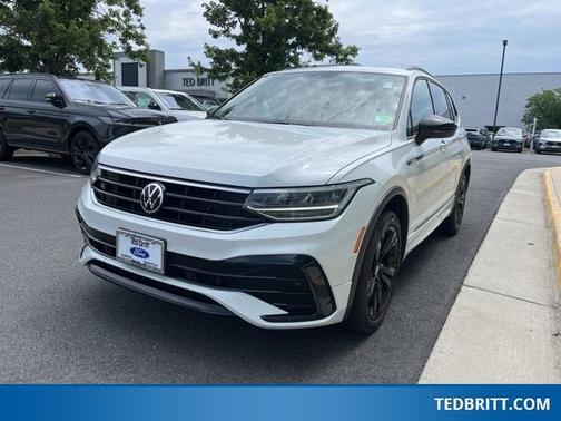 2023 Volkswagen Tiguan 2.0T SE R-Line Black