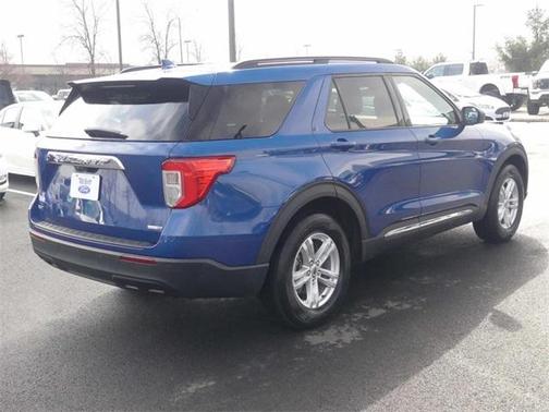 Photo 2 of 32 of 2020 Ford Explorer XLT