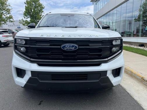 Oxford White 2025 Ford Expedition Max Active