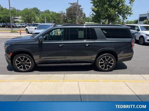 2022 Chevrolet Suburban RST