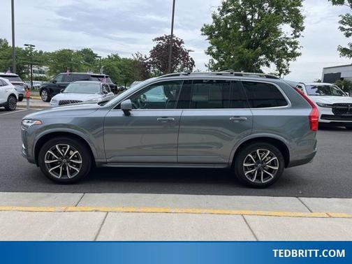 2019 Volvo XC90 T6 Momentum