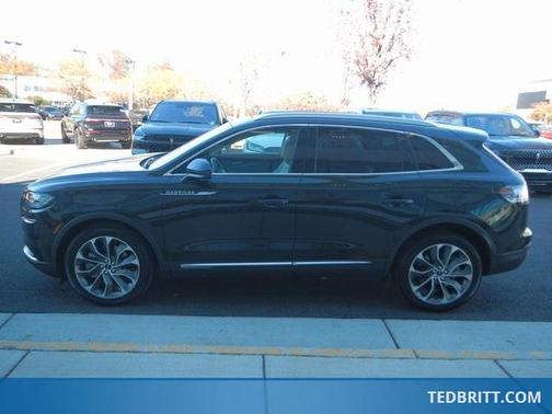 2022 Lincoln Nautilus Reserve