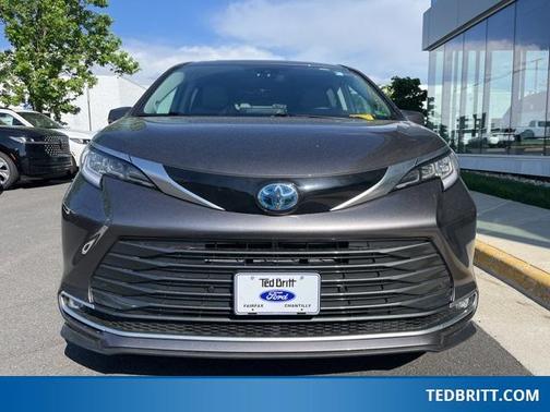 2023 Toyota Sienna Limited