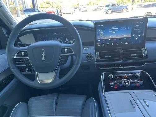 2023 Lincoln Navigator L Black Label