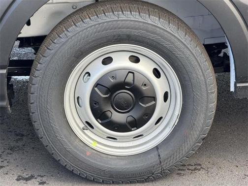 2026 Ford Transit-250 148 WB Medium Roof Cargo