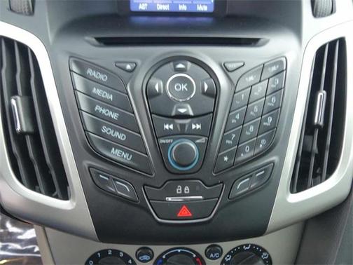 Photo 4 of 28 of 2014 Ford Focus SE