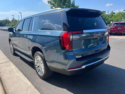 Metallic 2025 GMC Yukon XL Elevation
