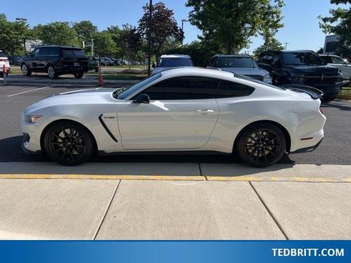 2016 Ford Shelby GT350 Base
