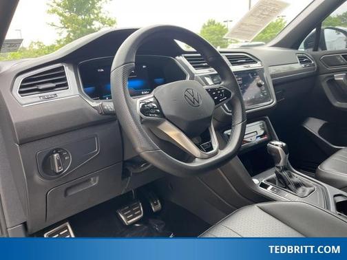2022 Volkswagen Tiguan 2.0T SE R-Line Black