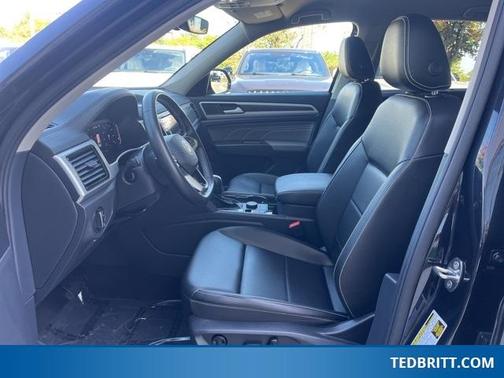 2023 Volkswagen Atlas 3.6L SE w/Technology