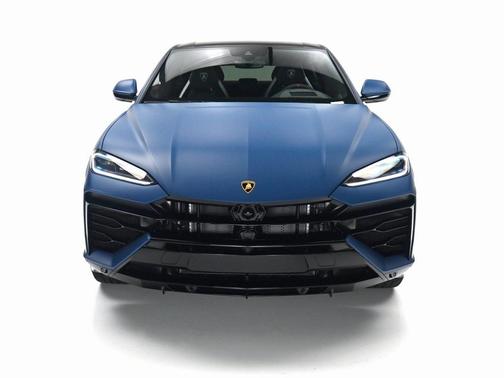 2025 Lamborghini Urus SE