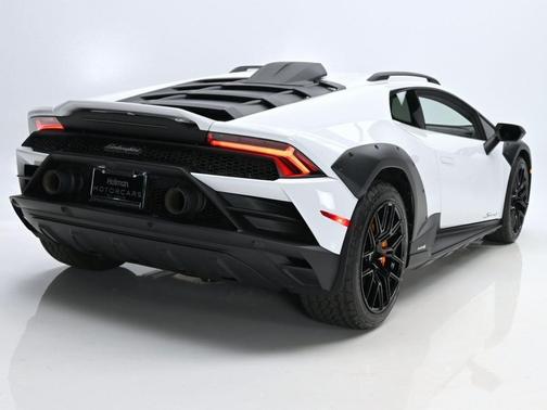 2024 Lamborghini Huracan Sterrato Base