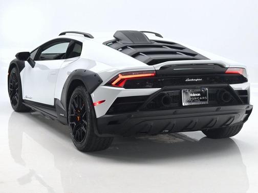 2024 Lamborghini Huracan Sterrato Base