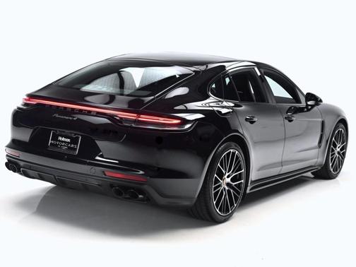 2023 Porsche Panamera 4 Platinum Edition