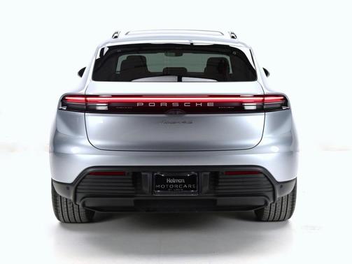 2025 Porsche Macan Electric 4S