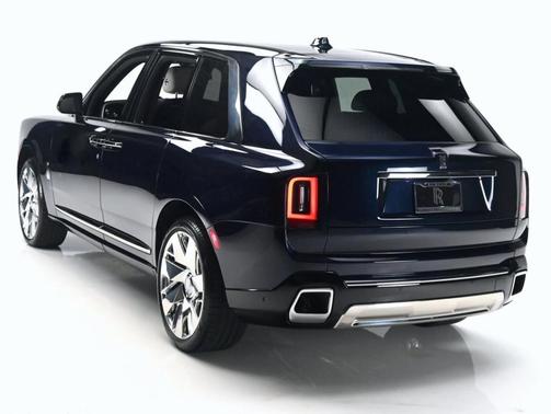 2025 Rolls-Royce Cullinan Base