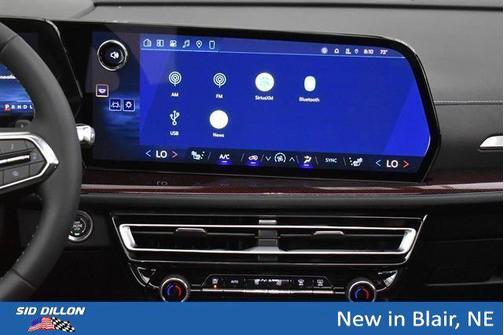 Radiant Red Tintcoat 2026 Chevrolet Traverse AWD Z71