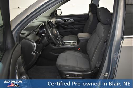 Pepperdust Metallic 2019 Chevrolet Traverse LT Cloth