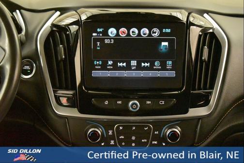 Pepperdust Metallic 2019 Chevrolet Traverse LT Cloth