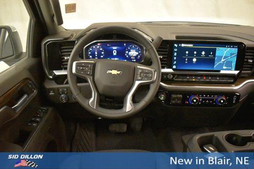 Summit White 2026 Chevrolet Silverado 1500 LT