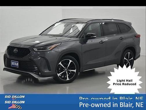 Magnetic Gray Metallic 2021 Toyota Highlander XSE