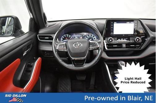Magnetic Gray Metallic 2021 Toyota Highlander XSE