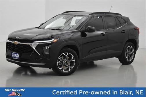 Mosaic Black Metallic 2024 Chevrolet Trax LT