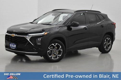 Mosaic Black Metallic 2024 Chevrolet Trax LT