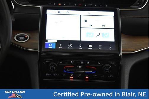Diamond Black Crystal Pearlcoat 2024 Jeep Grand Cherokee L Summit