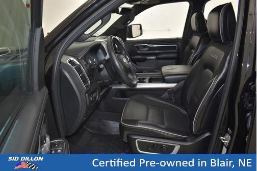 Diamond Black Crystal Pearlcoat 2023 RAM 1500 Laramie
