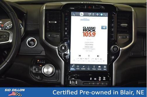 Diamond Black Crystal Pearlcoat 2023 RAM 1500 Laramie