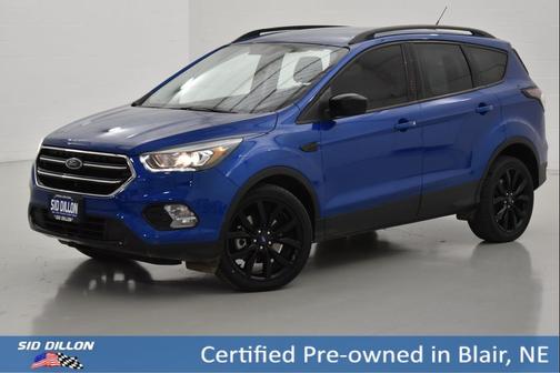 Lightning Blue Metallic 2017 Ford Escape SE