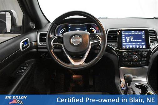 Bright White Clearcoat 2021 Jeep Grand Cherokee Laredo