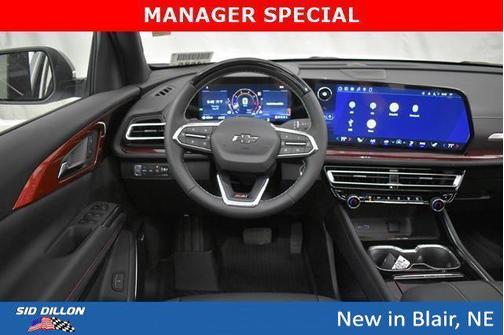Polar White Tricoat 2026 Chevrolet Traverse AWD Z71