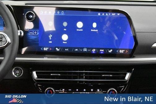 Radiant Red Tintcoat 2026 Chevrolet Traverse LT