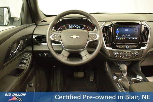 Iridescent Pearl Tricoat 2022 Chevrolet Traverse High Country