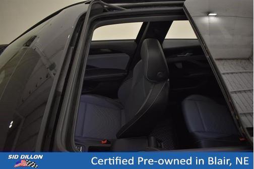 deep black pearl 2026 Volkswagen Tiguan 2.0T SE R-Line Black 4MOTION