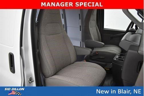 Summit White 2025 Chevrolet Express 3500 RWD 3500 Extended Wheelbase WT
