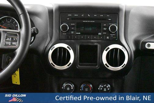 Bright White Clearcoat 2017 Jeep Wrangler Unlimited Sport