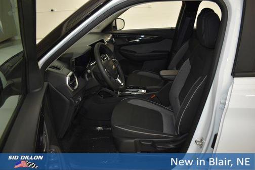 Summit White 2026 Chevrolet Trailblazer LT