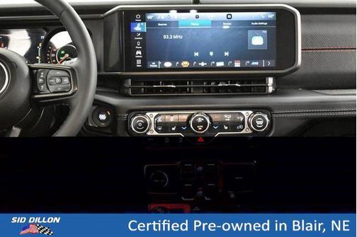 Black Clearcoat 2025 Jeep Wrangler Rubicon