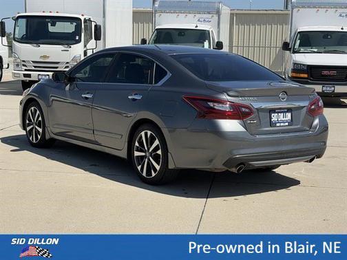 Gun Metallic 2017 Nissan Altima 2.5 SR