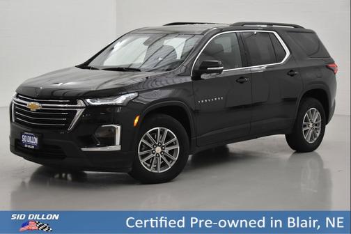 Mosaic Black Metallic 2023 Chevrolet Traverse LT Cloth