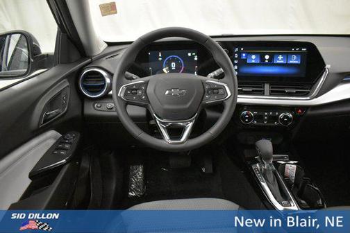 Mosaic Black Metallic 2026 Chevrolet Trax LT