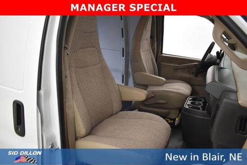 Summit White 2025 Chevrolet Express 3500 RWD 3500 Regular Wheelbase WT