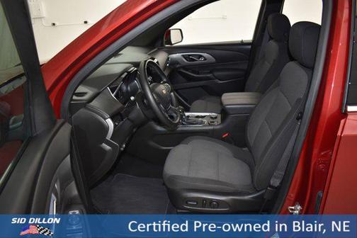 Radiant Red Tintcoat 2023 Chevrolet Traverse LT Cloth