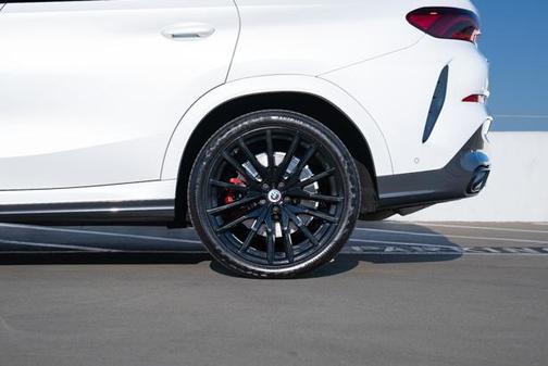 2023 BMW X6 M50i