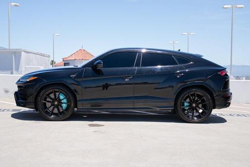 2020 Lamborghini Urus Base