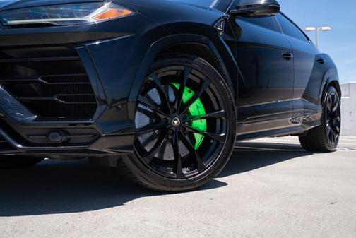 2020 Lamborghini Urus Base